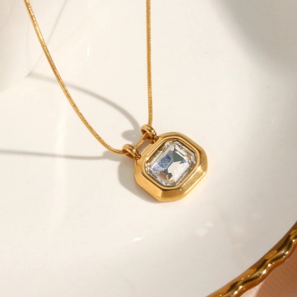 18K Gold Plated Stainless Steel Square White AAA CZ Crystal Pendant Necklace - Picture 3 of 15